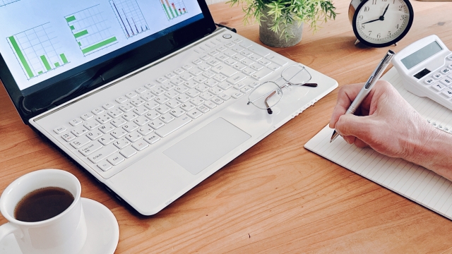 中小企業が始めるデータ分析の基本知識と活用の芽を育てる方法